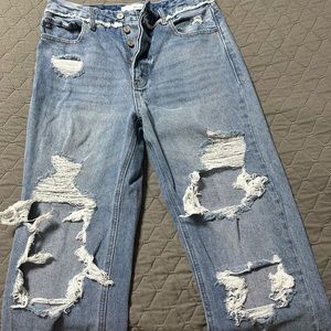 KanCan jeans, boyfriend style, worn 1 time, just don’t fit. Size 28!